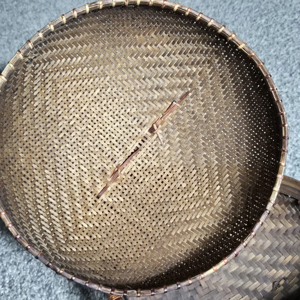 VINTAGE Brown‎ Split Bamboo Asian Hand-Woven Oval Basket W/ Lid Handles RARE